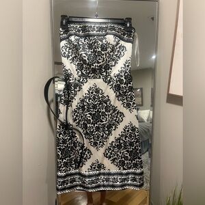 White House Black Market 00 Strapless black and white dress. Formal.